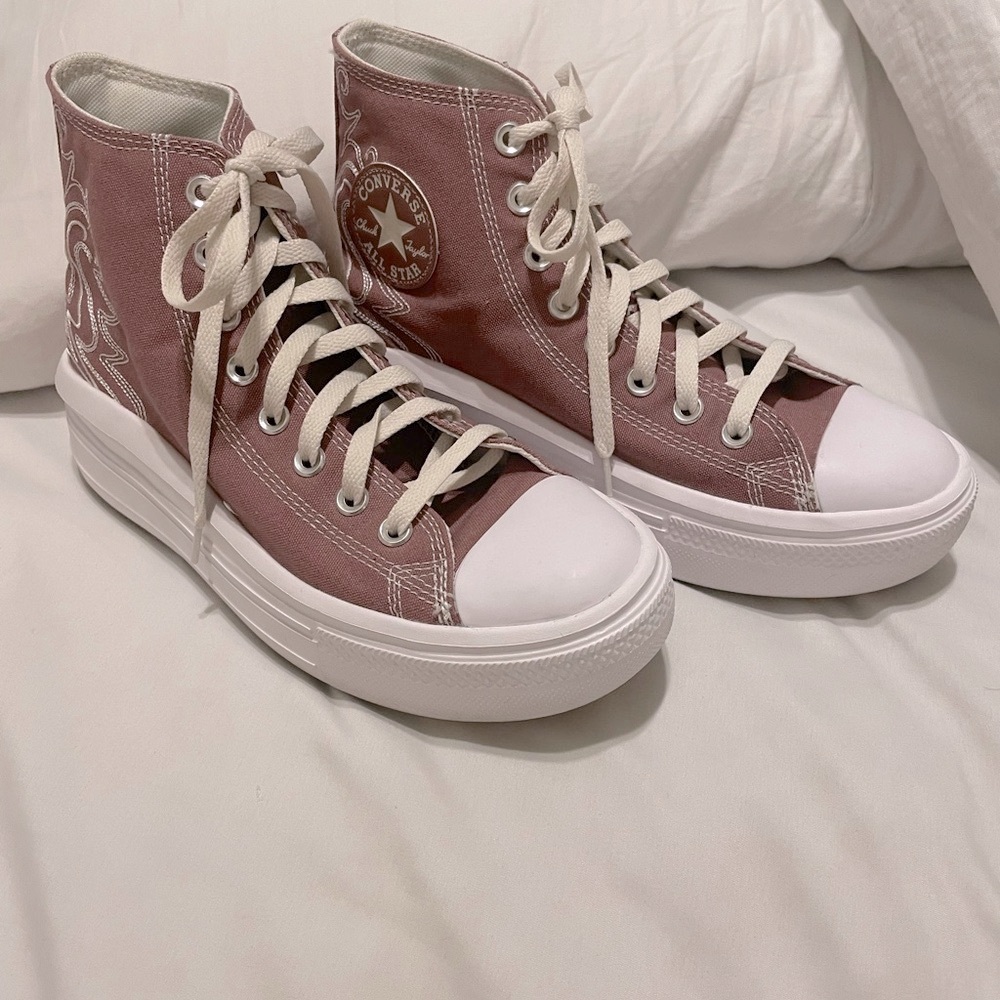 Converse Women's High-Top Sneakers - Mauve and White